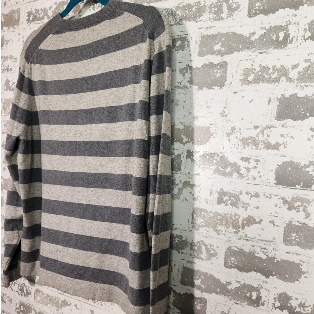 Banana Republic Sweater Mens M Grey Striped Silk Cashmere Knit Preppy Classic